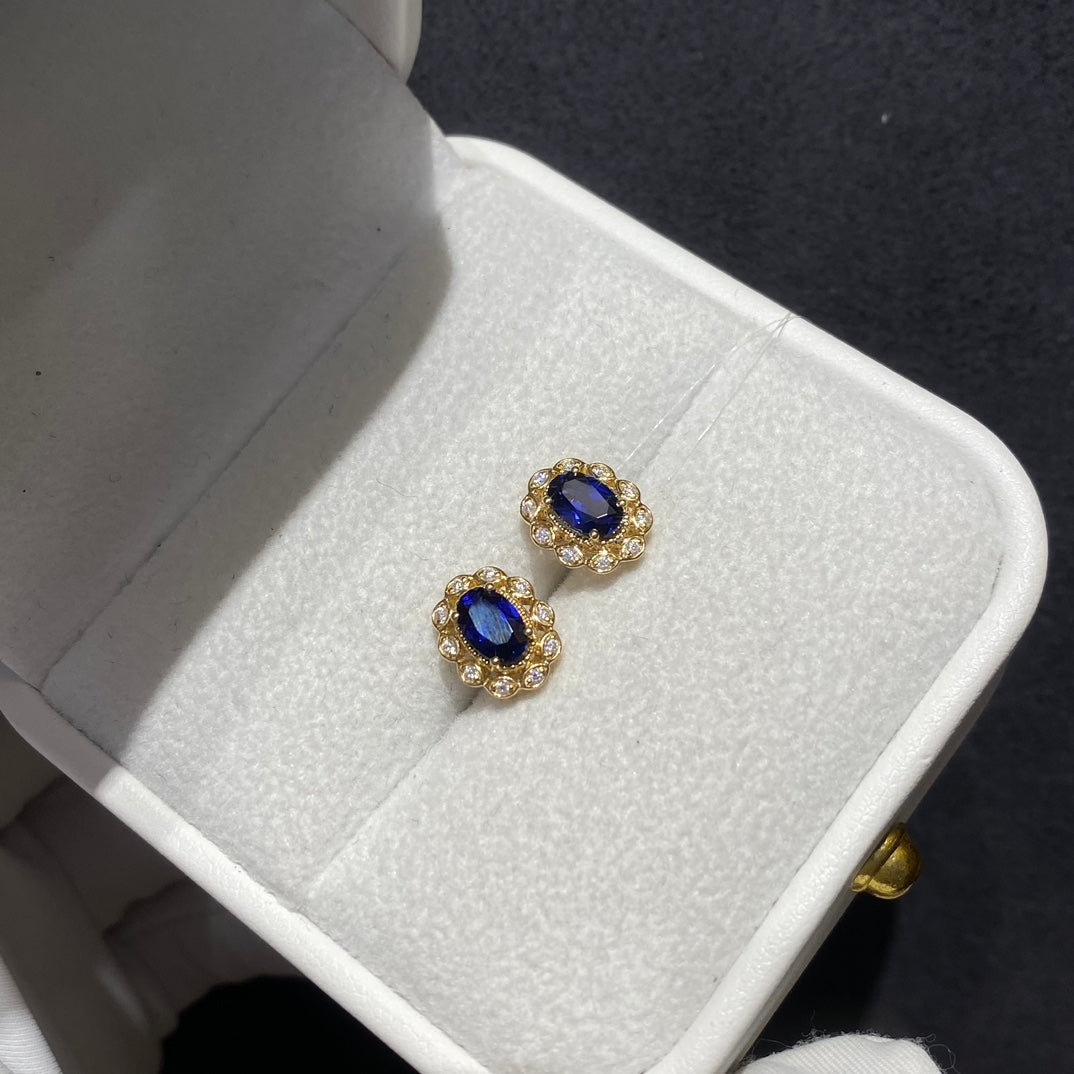 Myra Studs
