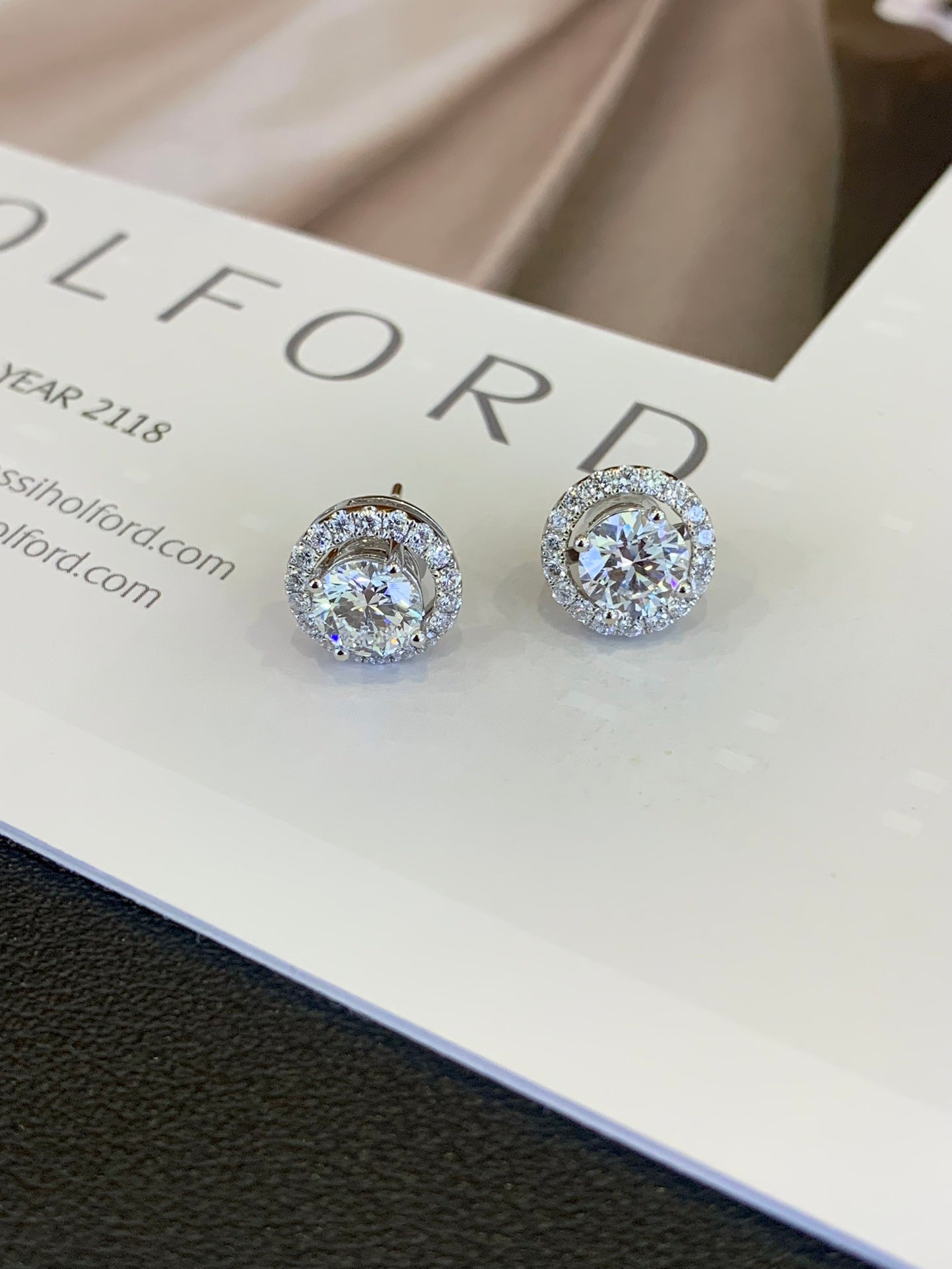 Minarka Studs
