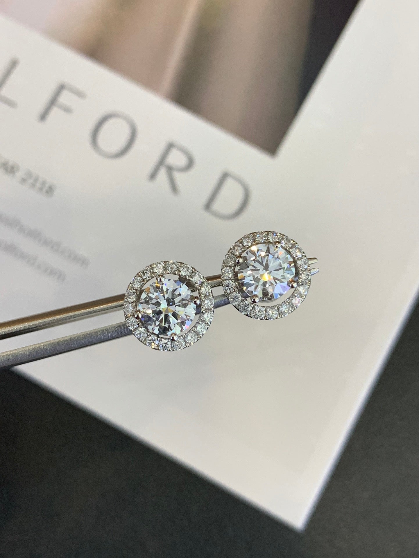 Minarka Studs