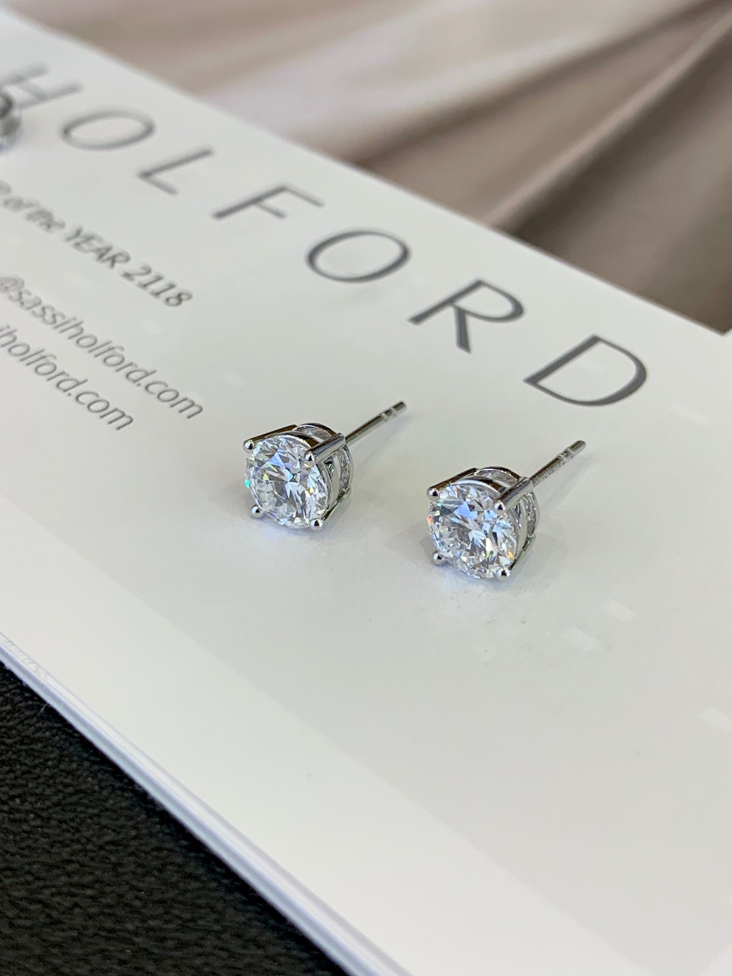 Minarka Studs