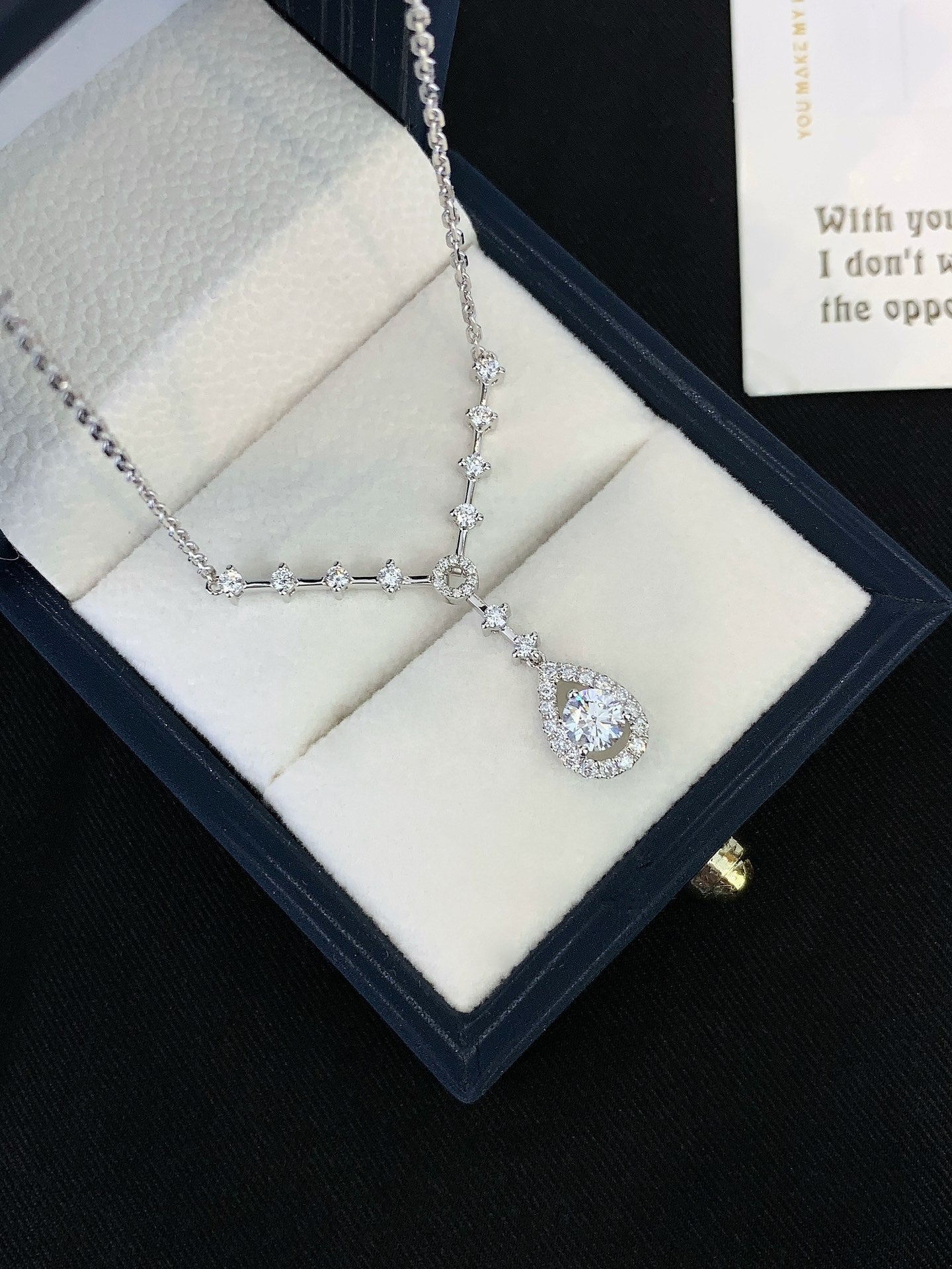 Teardrop Lariat