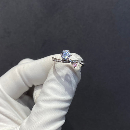 The Rose Kiss Solitaire