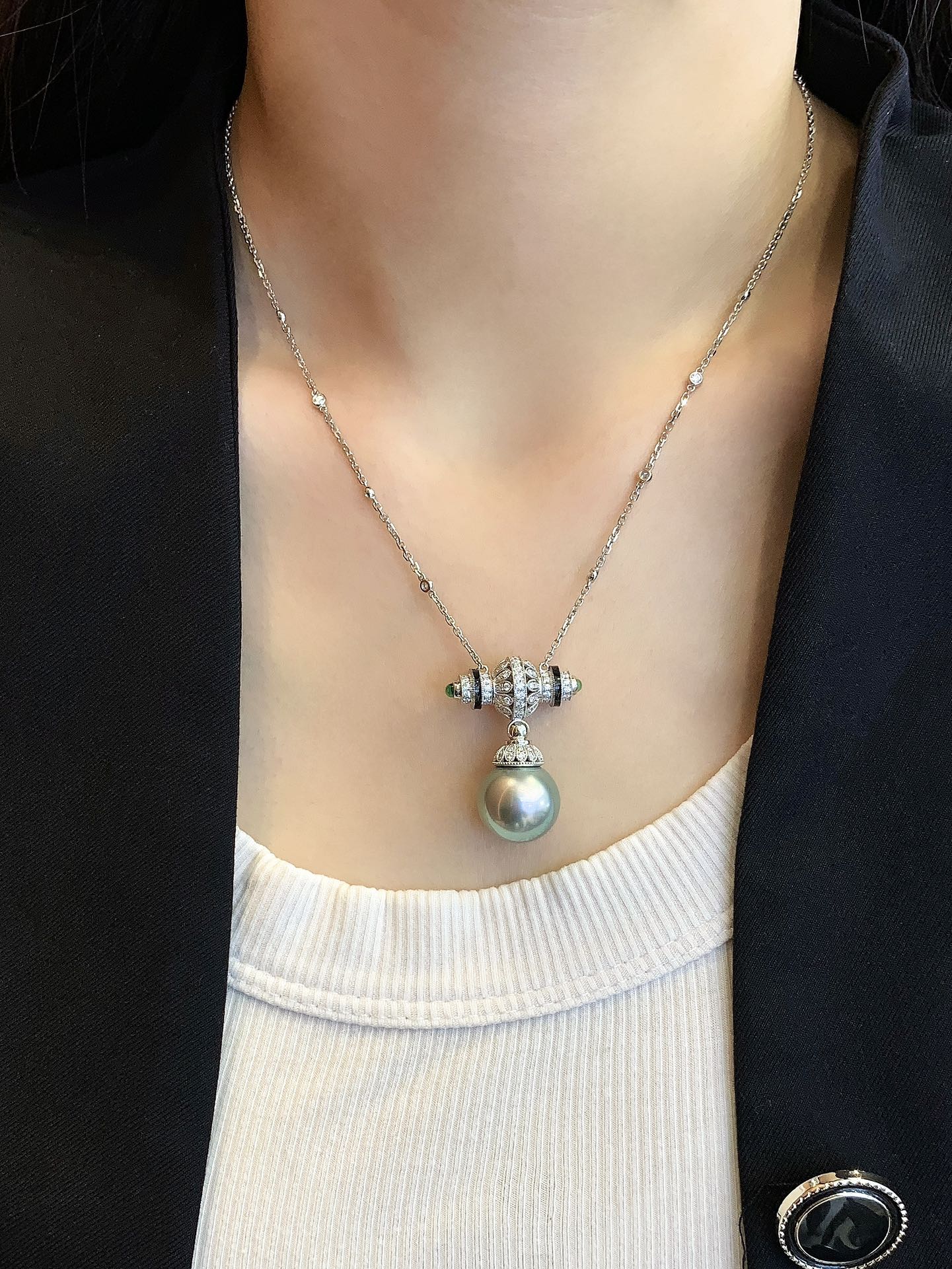 Lunar Collier