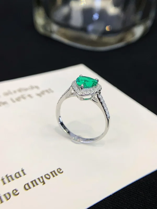 Heart Shape Colombian Emerald and Diamond Ring - Image 3